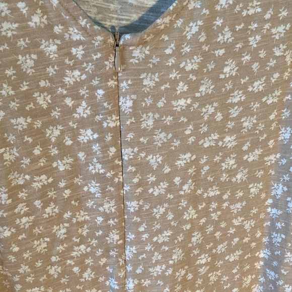 Thyme Maternity Cream Sleeveless Relaxed Tank Top - Picture 3 of 9